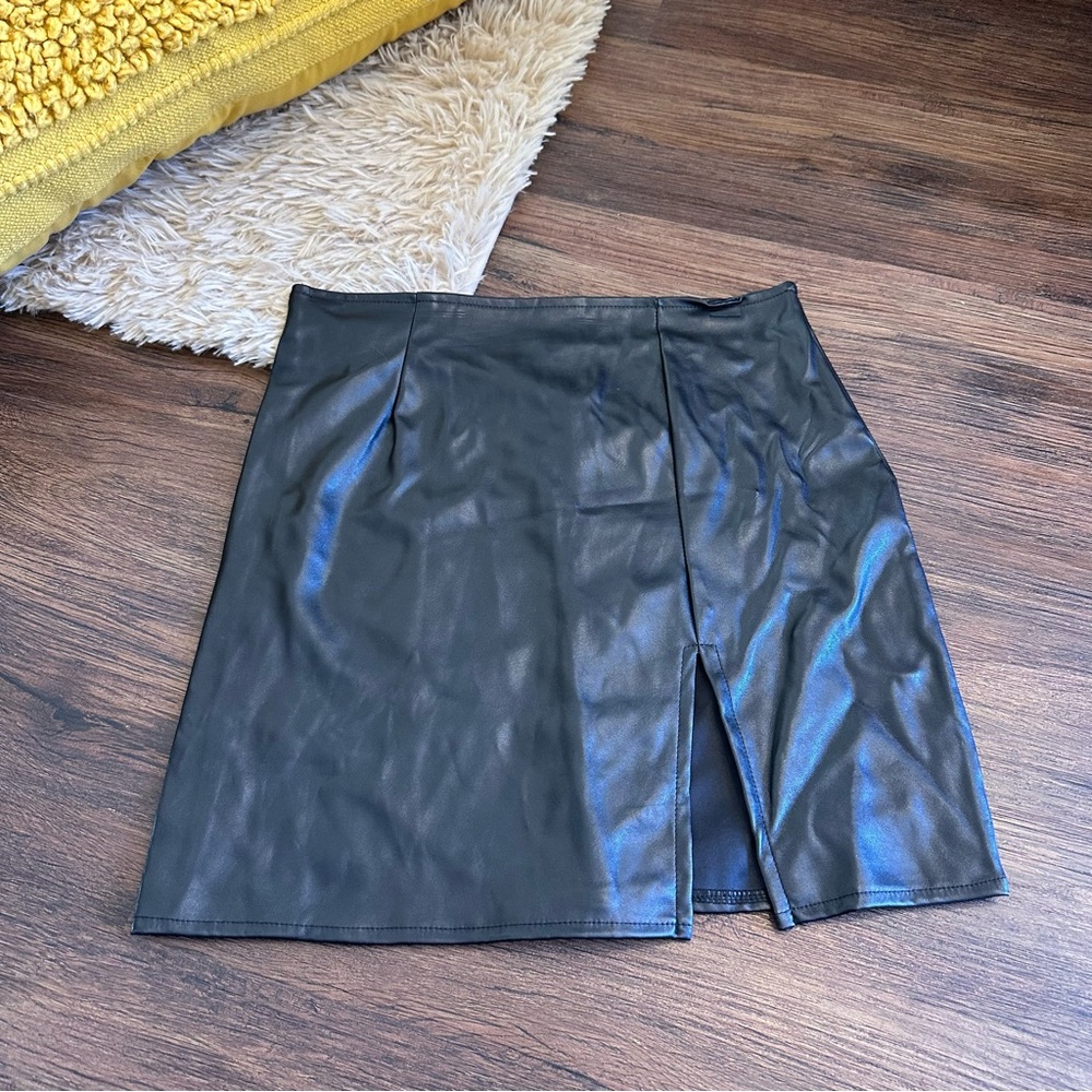 WINDSOR black faux leather Mini Skirt Size M